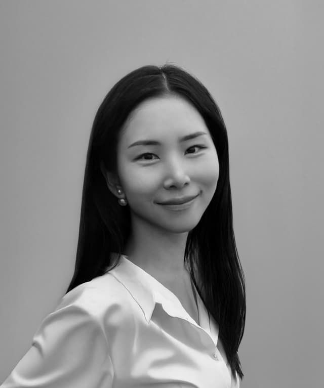Elena Oh portrait